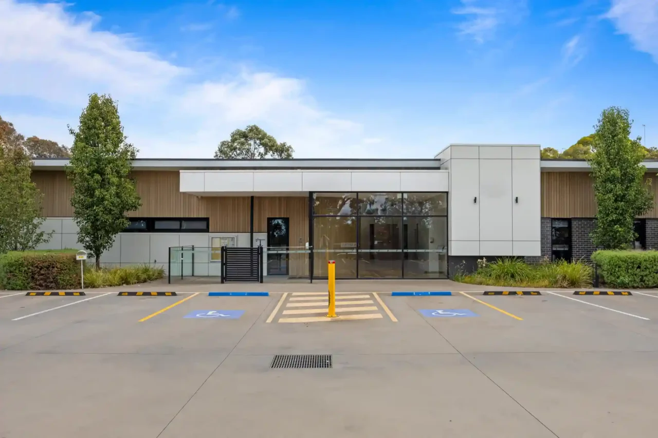 Jennys-ELC-Waurn-Ponds-Info-2048x1365-ezgif.com-png-to-webp-converter